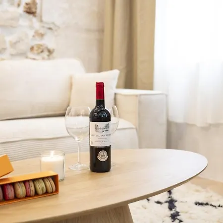 Kaza Bella - Marais Modern Flat With Small Pool Appartamento