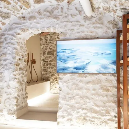Kaza Bella - Marais Modern Flat With Small Pool Appartamento *