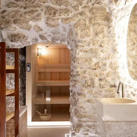 Kaza Bella - Marais Modern Flat With Small Pool Appartamento *