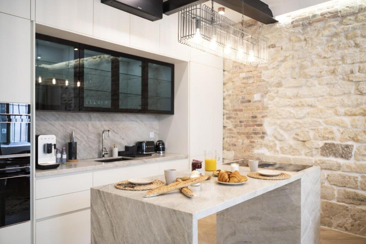 Kaza Bella - Marais Modern Flat With Small Pool Appartamento
