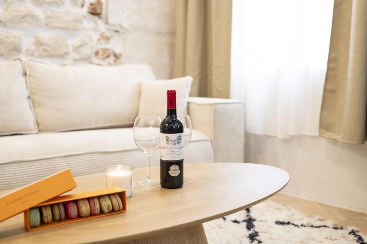 Kaza Bella - Marais Modern Flat With Small Pool Appartamento