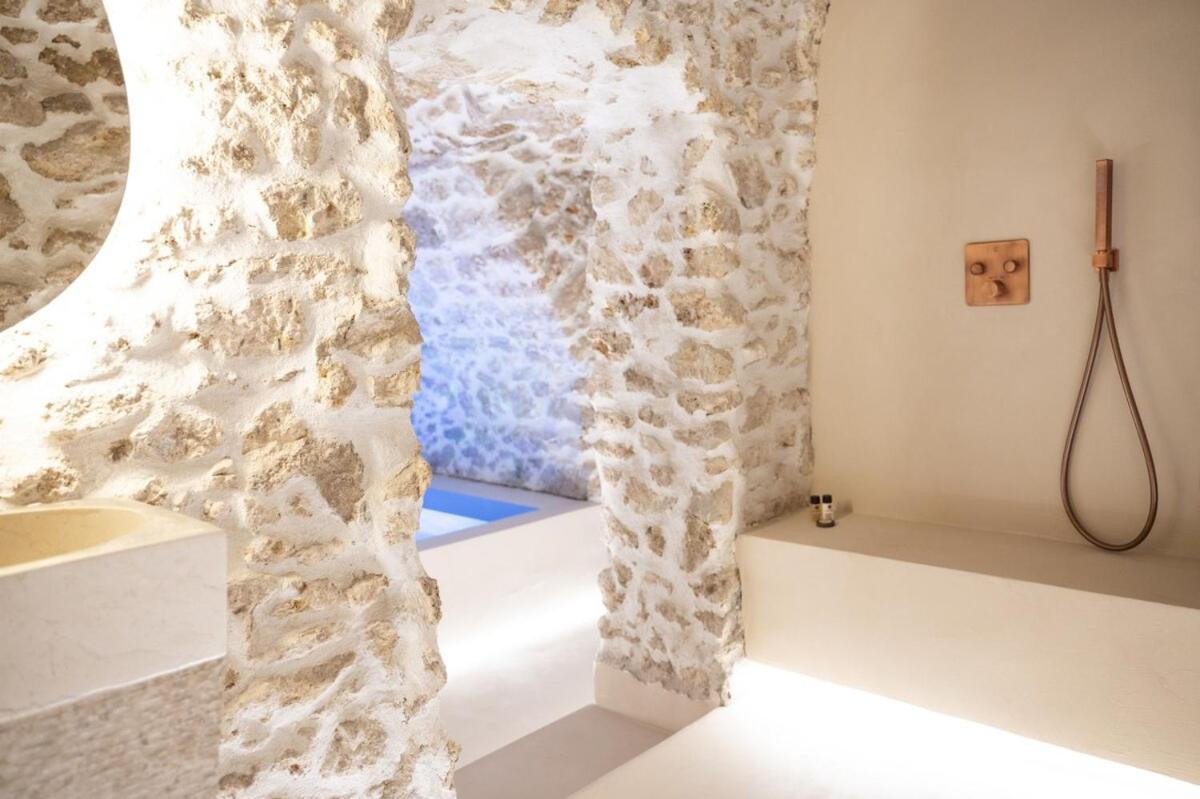 Kaza Bella - Marais Modern Flat With Small Pool